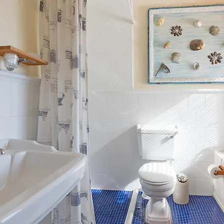 Dolphin Beach House Ξενοδοχείο