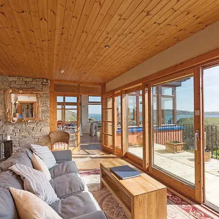 Dolphin Beach House 4* 克利夫登