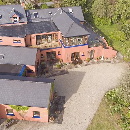 Dolphin Beach House 酒店