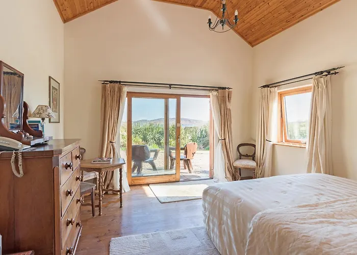 Dolphin Beach House Hotel Clifden