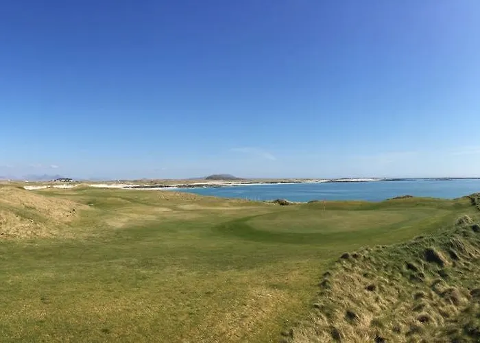 Hotel Dolphin Beach House 4*